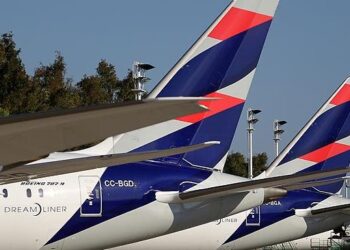 Latam anuncia el cese de operaciones en Argentina ante condiciones «agravadas» por crisis del covid-19