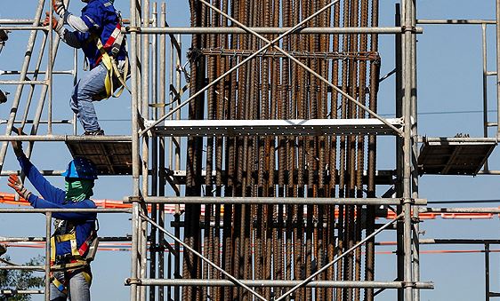 Gremio de la construcción presenta plan de reactivación que contempla crear 600 mil empleos en tres años