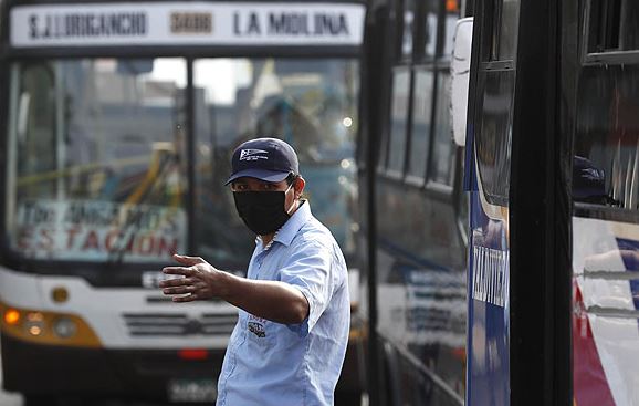 Economía de Perú se desploma 40% en abril y anota el peor dato de su historia ante cuarentena nacional