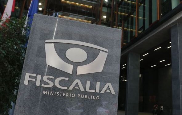 Fiscalía abre investigación contra ex persecutor regional y actual secretario del Senado por eventual delito sanitario
