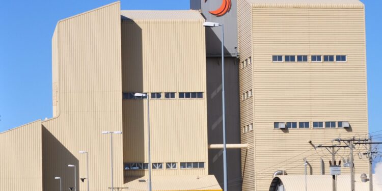 Skretting y Statkraft firman contrato de suministro de energía limpia y renovable.