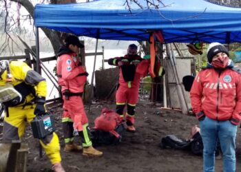 Ubro sigue buscando a tres personas en el río Rahue