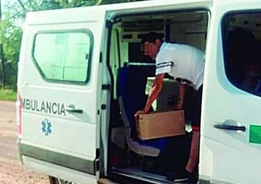 Particular delivery en Argentina: Detienen ambulancia que llevaba fernet al hijo de un intendente