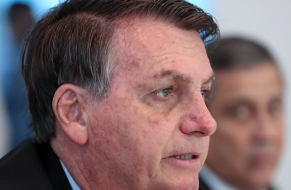 Bolsonaro denunció una persecución en su contra y retó a la prensa para que muestre sus mensajes de odio