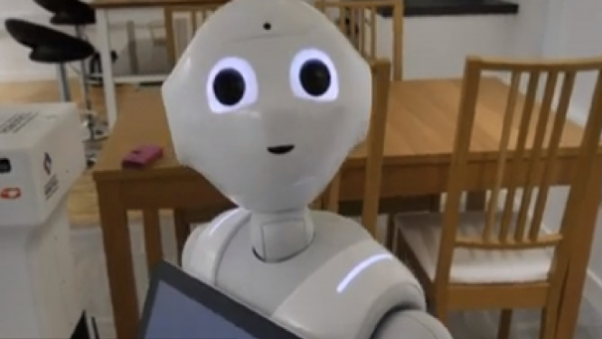 Programan robots para asistir a personas aisladas con coronavirus en Escocia