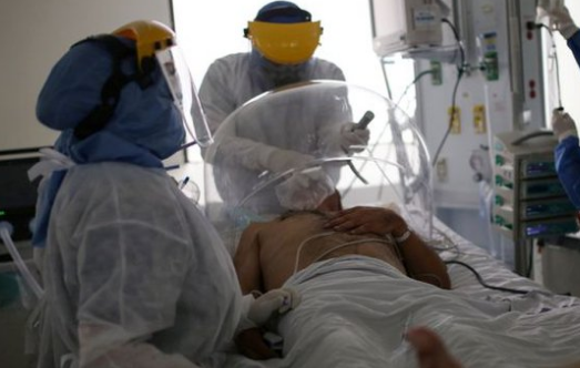 COLOMBIA: Le dijeron que su padre había muerto, pero lo encontró respirando en la morgue