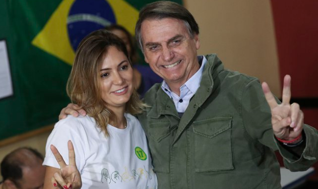 La esposa de Jair Bolsonaro y sus dos hijas dieron negativo en los test del coronavirus