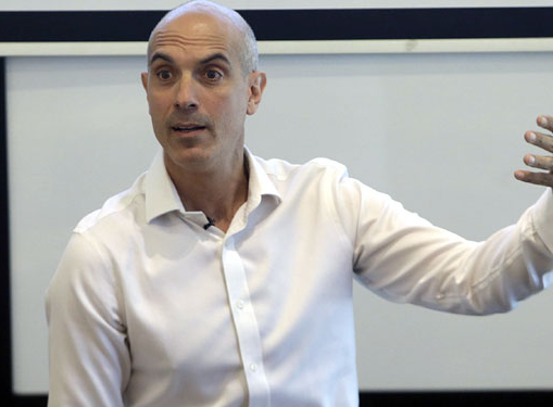 Experto en neurociencia analiza el aislamiento: El «dolor social» se puede sentir como dolor físico