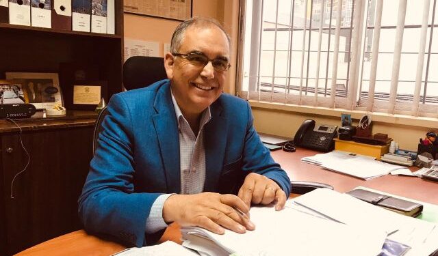 Concejal Emeterio Carrillo pide gestionar mejor cobertura para teléfonos móviles e internet en zonas rurales del territorio.