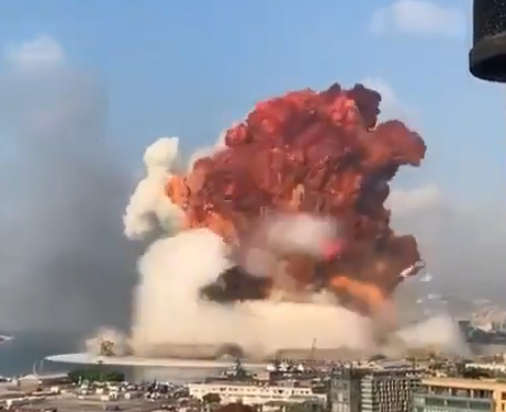 Dos enormes explosiones se registran en puerto de Beirut, Líbano: Se desconoce el número de víctimas y heridos
