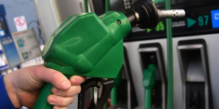 ENAP CALCULA UN ALZA DE PRECIOS EN LA BENCINA DESPUÉS DE 23 SEMANAS A LA BAJA