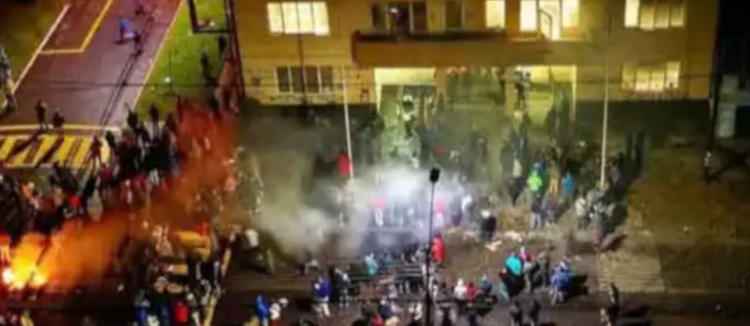 CIVILES SE ENFRENTAN COMUNEROS MAPUCHE EN LA ARAUCANÍA CHILENA