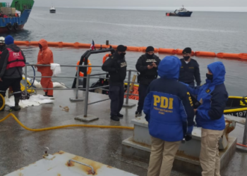 PDI DE VALDIVIA INVESTIGA HUNDIMIENTO DE INSTALACIÓN SALMONERA EN PUERTO MONTT