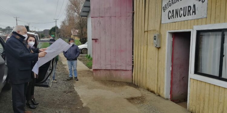Municipio de Osorno diseñará proyecto para mejorar instalaciones de la brigada de bomberos en Cancura.