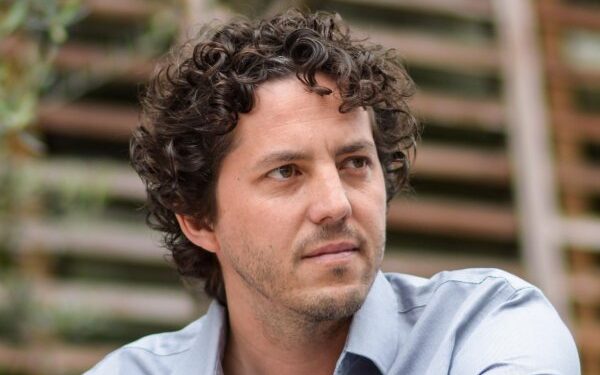 SEBASTIÁN BERNALES Y LA CURA CHILENA PARA EL COVID