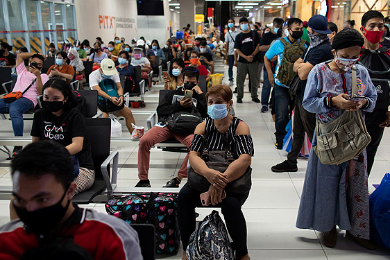 Filipinas volverá a confinar a más de 27 millones de personas por repunte del covid-19