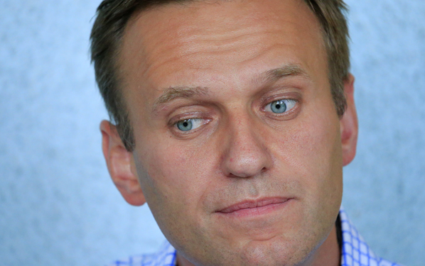 Político opositor ruso se encuentra en la UCI tras supuesto envenenamiento