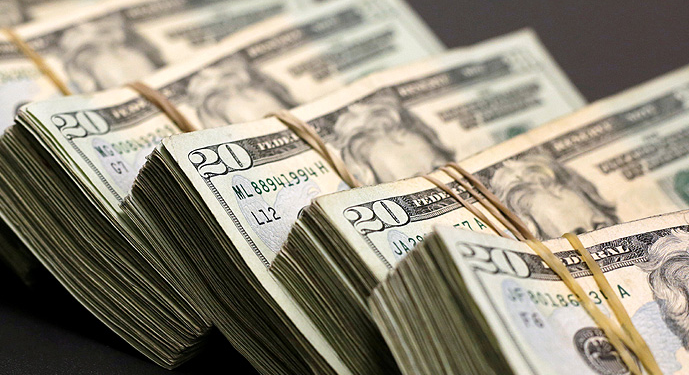 Dólar opera al alza esta mañana tras caída de ayer y se cotiza bordeando los $790