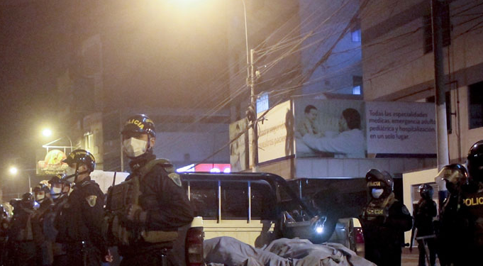 Tragedia en Perú: Al menos 13 personas murieron en estampida en discoteque clandestina tras huir de la policía
