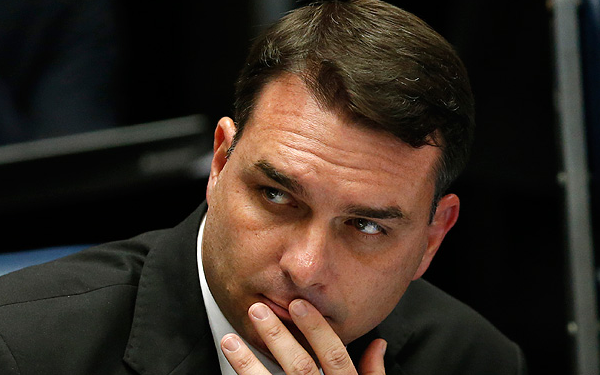 Senador Flavio Bolsonaro, hijo mayor del Presidente brasileño, da positivo por covid-19