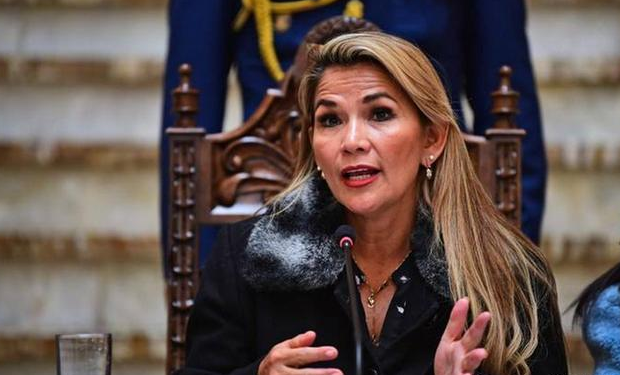 Presidenta de Bolivia llama a Evo Morales “abusivo depredador de niñas”