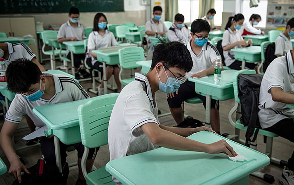 Wuhan, la ciudad donde se registraron los primeros casos de covid-19, reabrirá sus colegios y guarderías