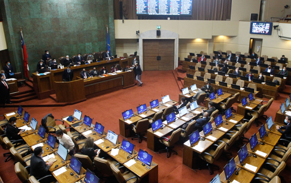 Cámara de Diputados aprueba proyecto para retener retiro de 10% de AFP a deudores de pensión alimenticia