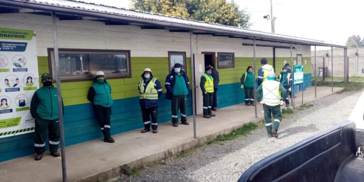 50 FUNCIONARIOS DE SERVITRANS SE TOMARON EXAMEN DE PCR  EN OPERATIVO DESARROLLADO POR CESFAM QUINTO CENTENARIO