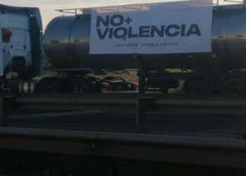 A las 15 horas terminó el paro de camioneros.