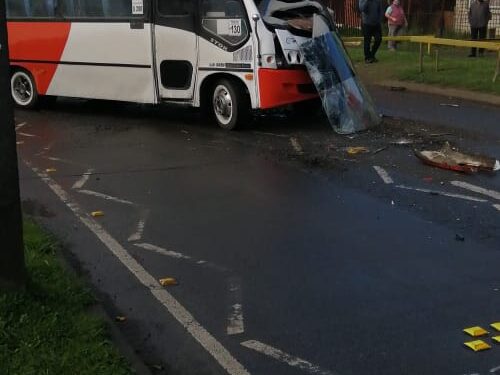 #Osorno : Colisión vehicular entre bus y camión.