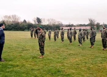 Gobernador encabezó ceremonia interna por las Glorias del Ejército.