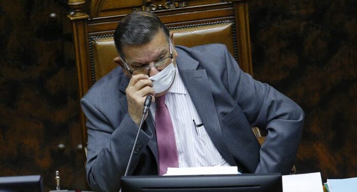 Senador Quinteros insiste en entrega de bono para trabajadores de la salud “El gobierno discrimina y no puede hacer diferencias entre un gremio y otro”