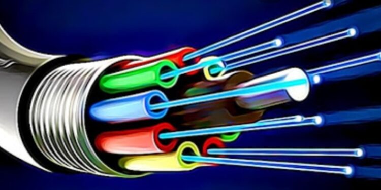 Corte de fibra óptica duraría dos horas en reponerse.