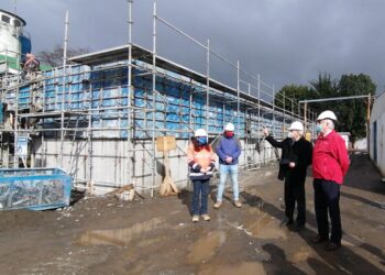 Alcalde de Osorno junto a intendente de los lagos, visitaron obras de reposición de liceo Carmela Carvajal.