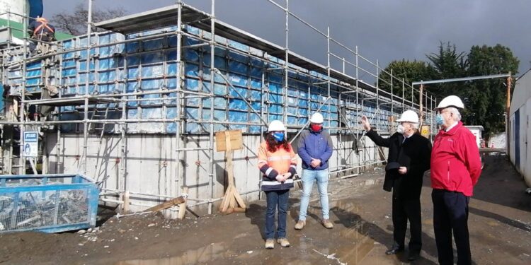 Alcalde de Osorno junto a intendente de los lagos, visitaron obras de reposición de liceo Carmela Carvajal.
