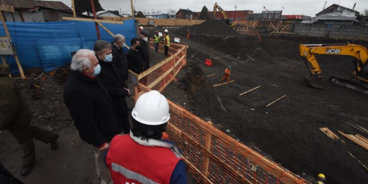 Autoridades Regionales participaron en la instalación de la primera piedra de la reposición de la Escuela Arturo Alessandri Palma en la comuna de Frutillar