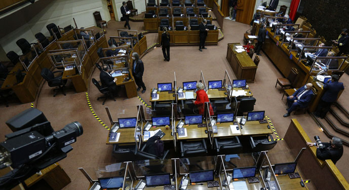 Senado comienza votación de nueva Ley de Migraciones y Extranjería: Procedimiento continuará la próxima semana