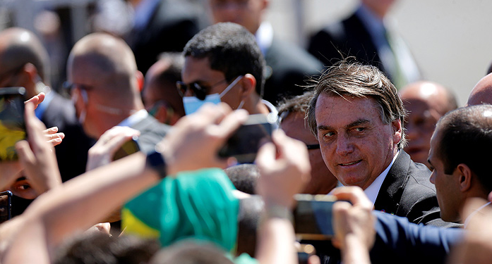Bolsonaro encabeza festejo de la Independencia de Brasil sin mascarilla y acompañado de adherentes