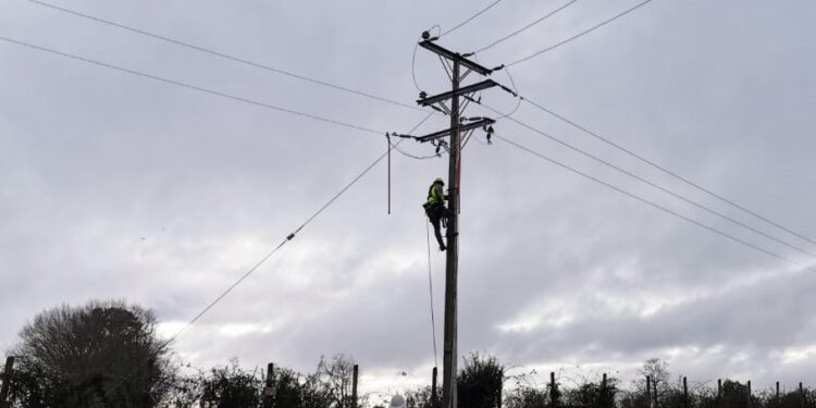 Este domingo Saesa realizará trabajos de mantenimiento de redes en sector oriente de Osorno *La desconexión programada se estima entre las 10.30 y 16.30 hrs.