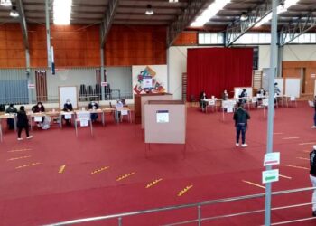 ALCALDE DE OSORNO DESTACTÓ COMPROMISO DE LA COMUNIDAD, DURANTE JORNADA DE PLEBISCITO NACIONAL.