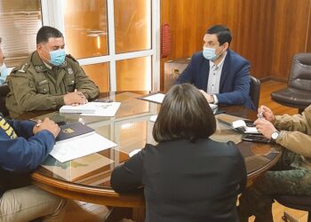 Gobernador llama a la comunidad a contribuir que este plebiscito sea seguro y transparente
