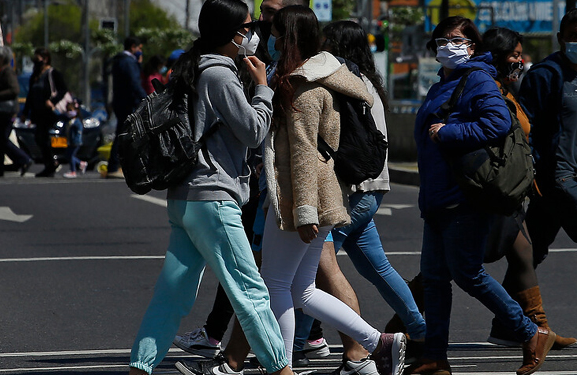 Minsal reporta 52 decesos por covid y 1.773 contagios nuevos: Positividad fue de 4,7%