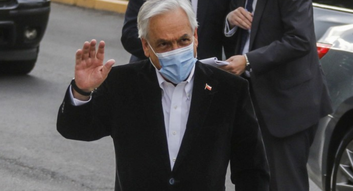 Piñera llega a La Moneda para preparar su discurso sobre resultados oficiales del Plebiscito