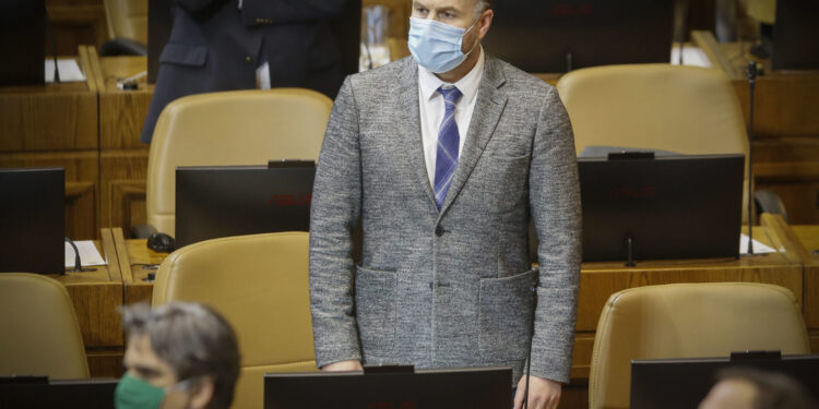 Quiebre al interior de RN diputado Jürgensen renunció a su partido