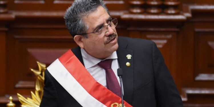Renuncia Manuel Merino: el hombre que duró menos de una semana como presidente de Perú