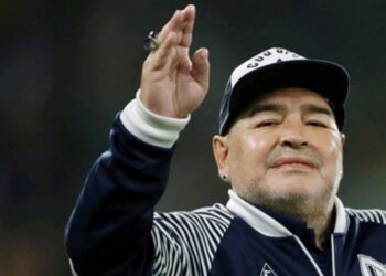 MURIO DIEGO ARMANDO MARADONA.