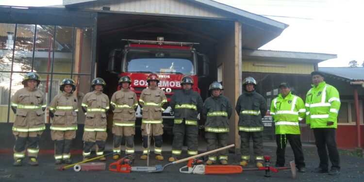 Convenio entre Bomberos de Quilacahuín y Saesa, permitirá contar con empalme definitivo.
