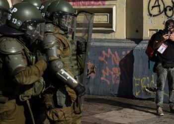 Tribunal acoge petición de fiscalía y deja en prisión a carabinero indagado por baleo a menores