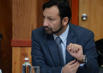 Consejero Regional Francisco Reyes, recibe críticas del PS y DC.
