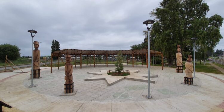 Abren Plaza Intercultural Juan Queipul a la comunidad de Río Bueno.